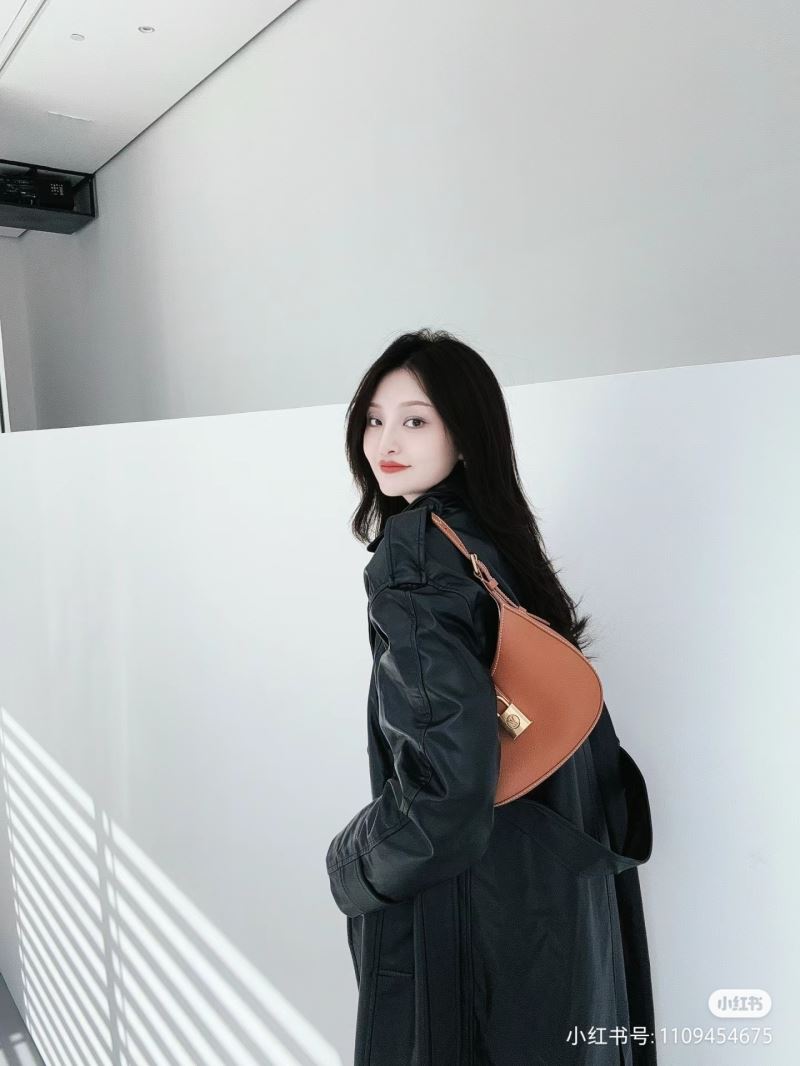Louis Vuitton Hobo Bags
